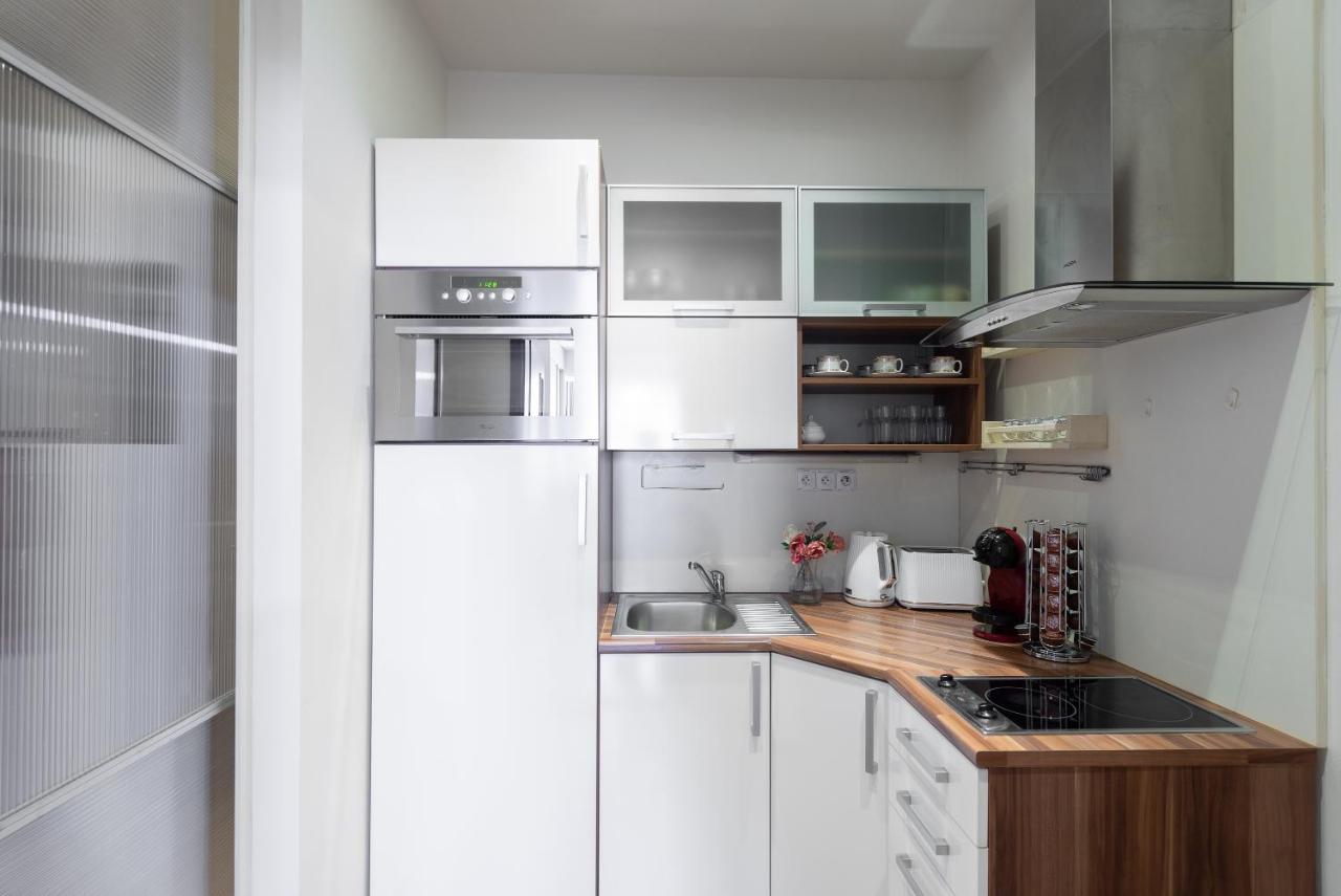 10 Min City Centre 5 People Apartment, Free Coffee Prag Eksteriør billede