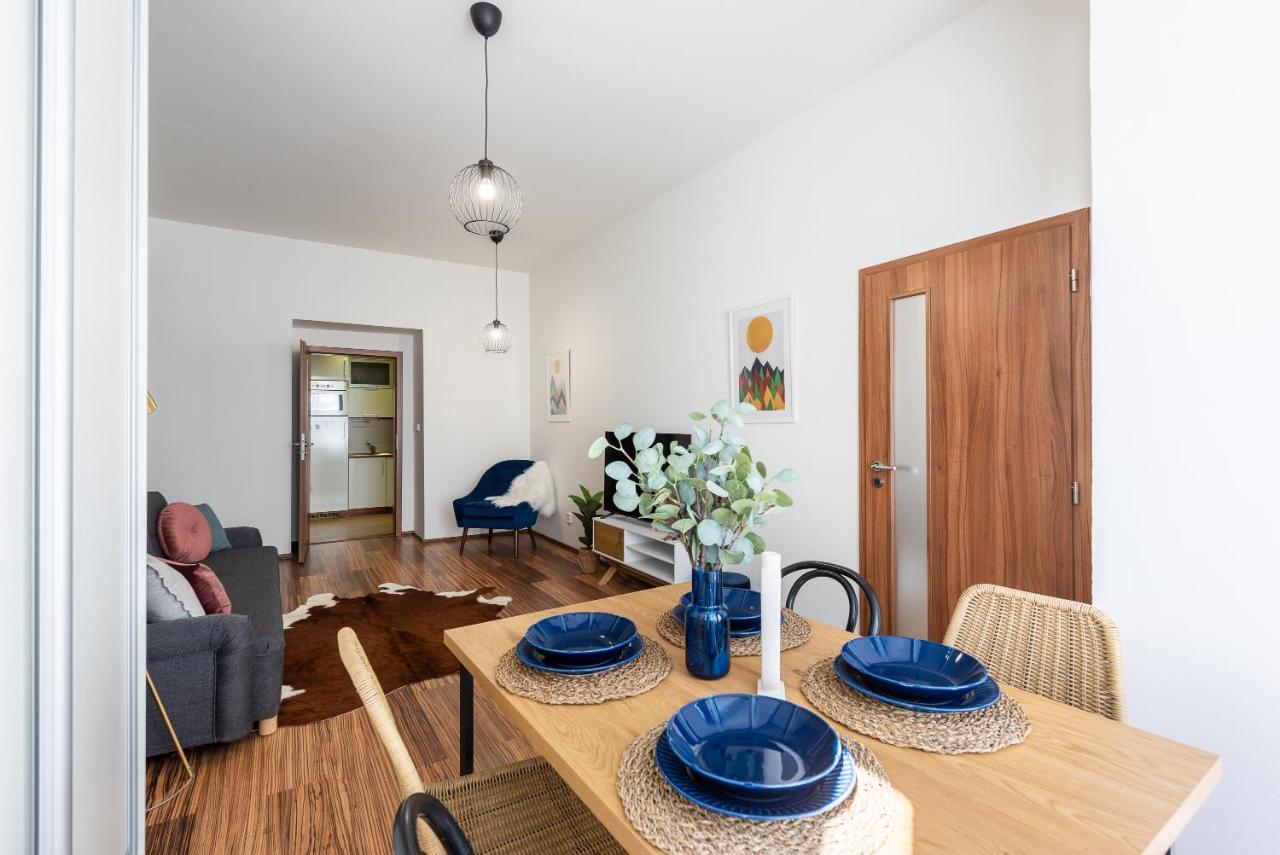 10 Min City Centre 5 People Apartment, Free Coffee Prag Eksteriør billede