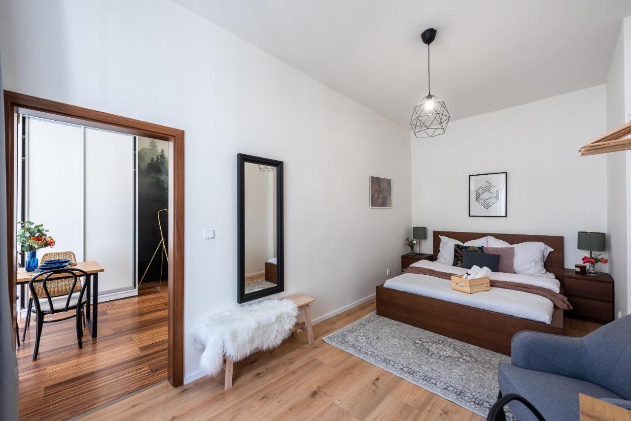 10 Min City Centre 5 People Apartment, Free Coffee Prag Eksteriør billede
